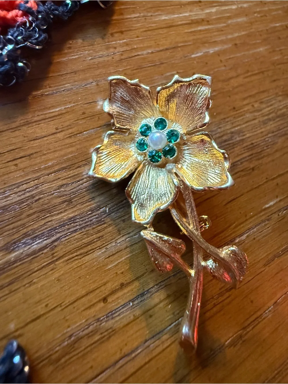 Vintage Gold Tone Flower Brooch Green Rhinestone Faux Pearl Floral Pin